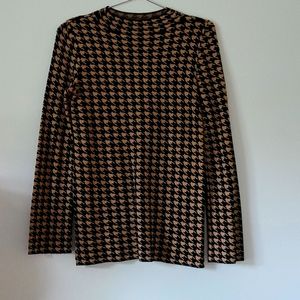 Ann Taylor knit houndstooth top